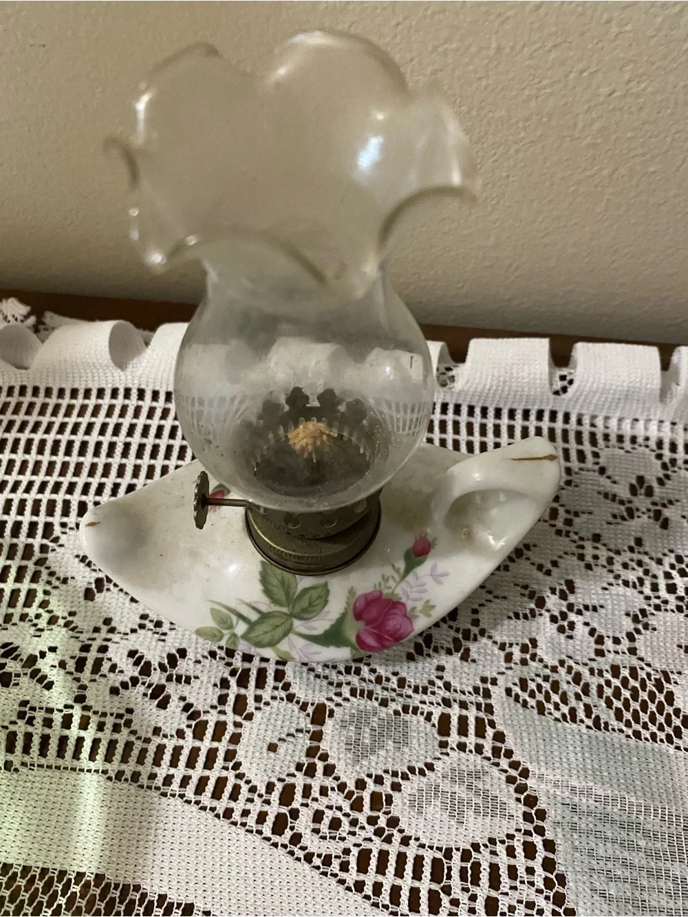 Victorian-Style Floral Porcelain Oil Lamp with Frosted Glass Chimney
